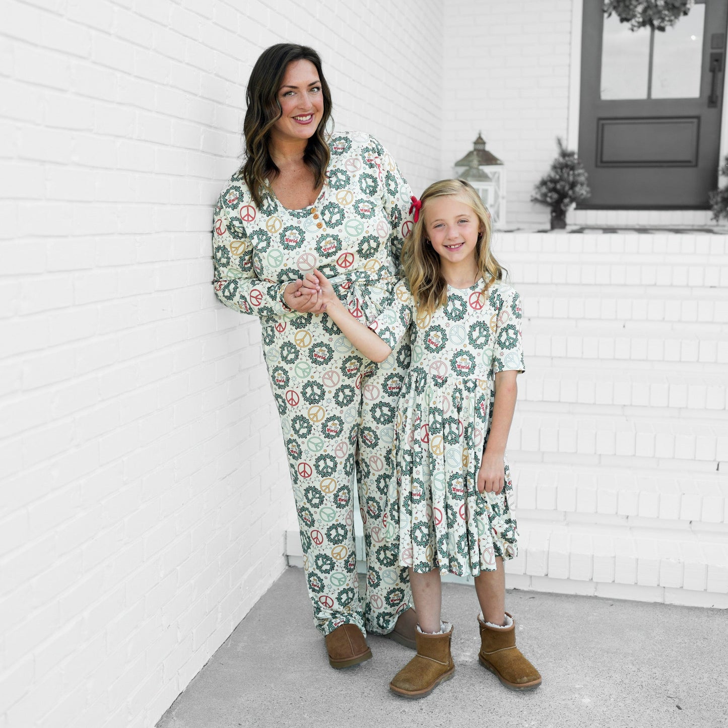 WOMEN'S PAJAMA SET- Christmas Peace - The Avenue44