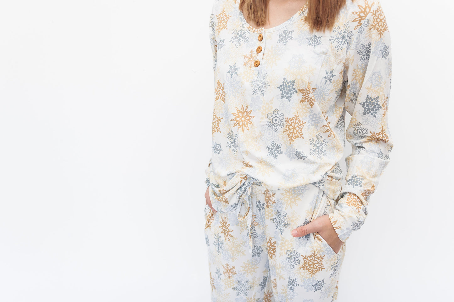 WOMEN'S PAJAMA SET- Snowflake - The Avenue44