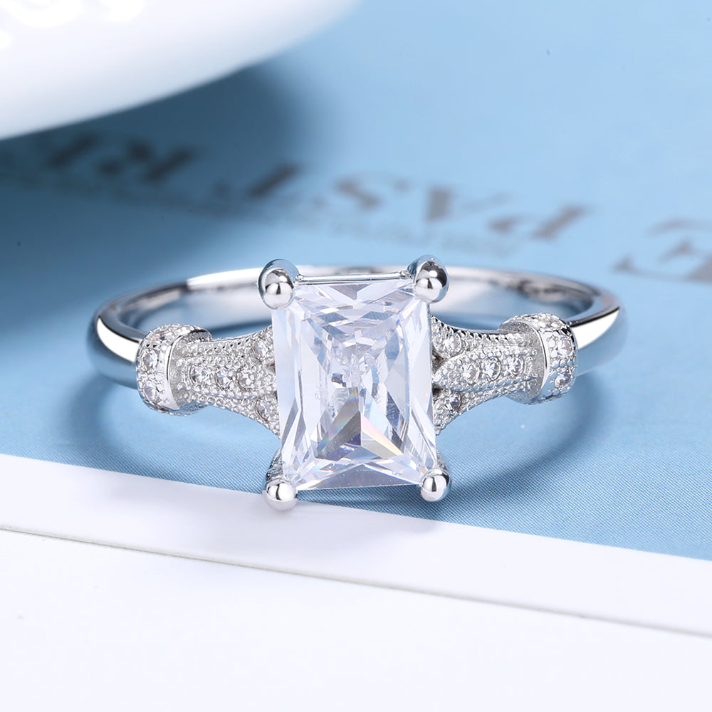 Sterling Silver Solitaire Ring with crystals from Swarovski - The Avenue44