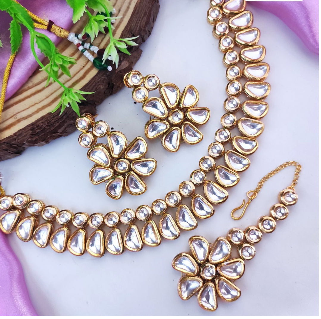 Kundan necklace set - The Avenue44