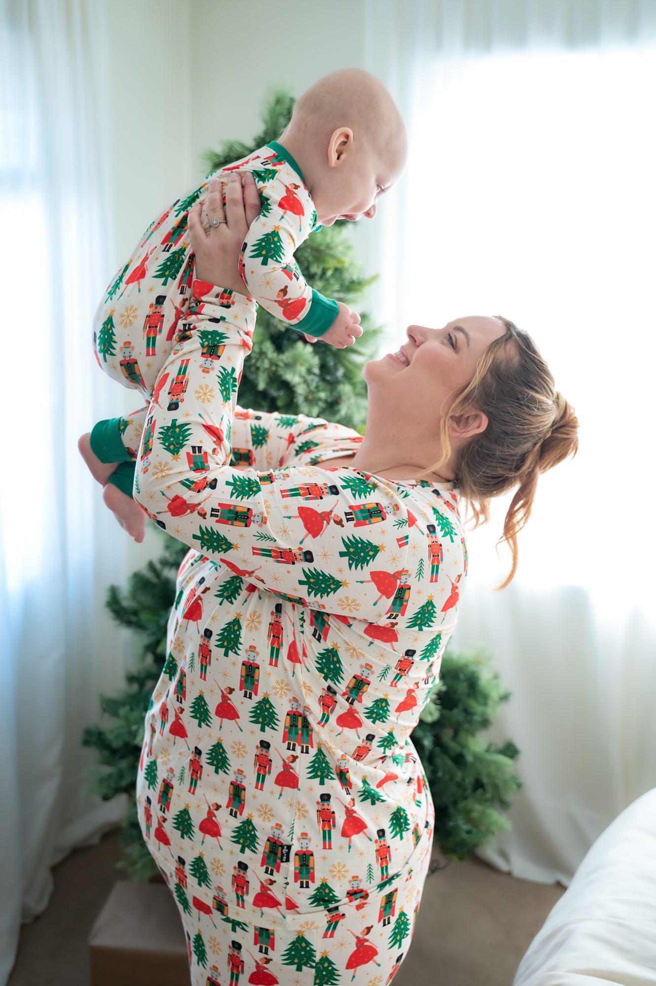 WOMEN'S PAJAMA SET- Nutcracker - The Avenue44