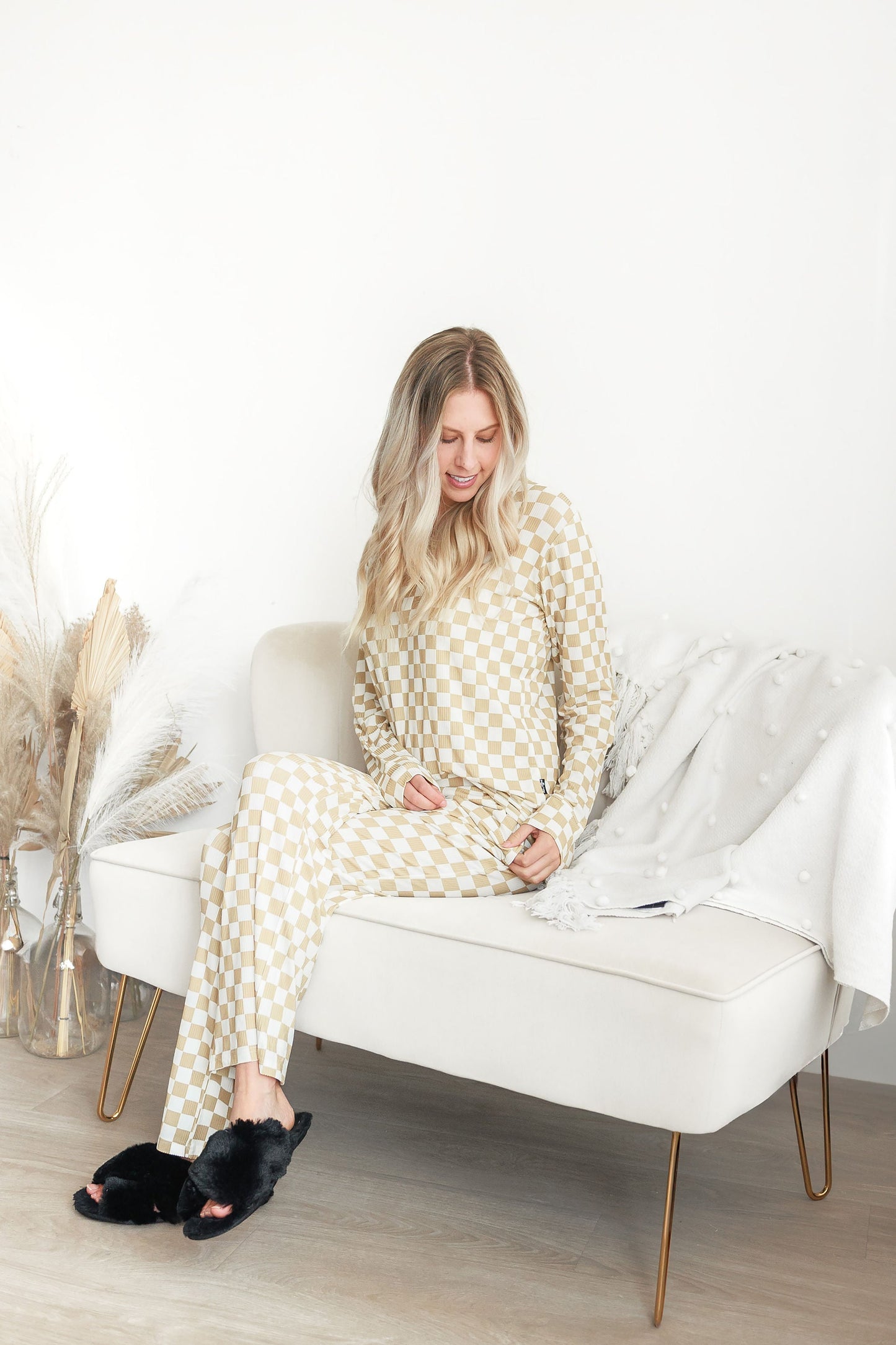 WOMEN'S PAJAMA SET- Tan Check Ribbed - The Avenue44