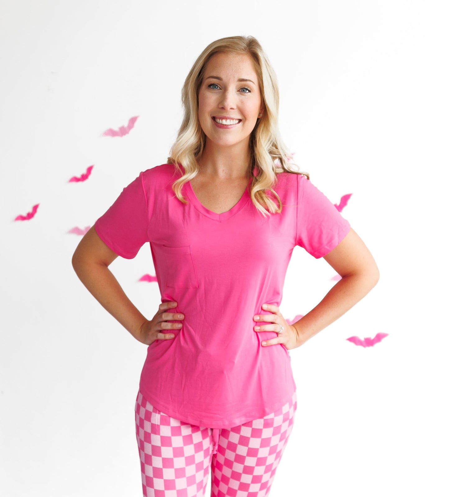 MAMA V-NECK- Bubblegum - The Avenue44