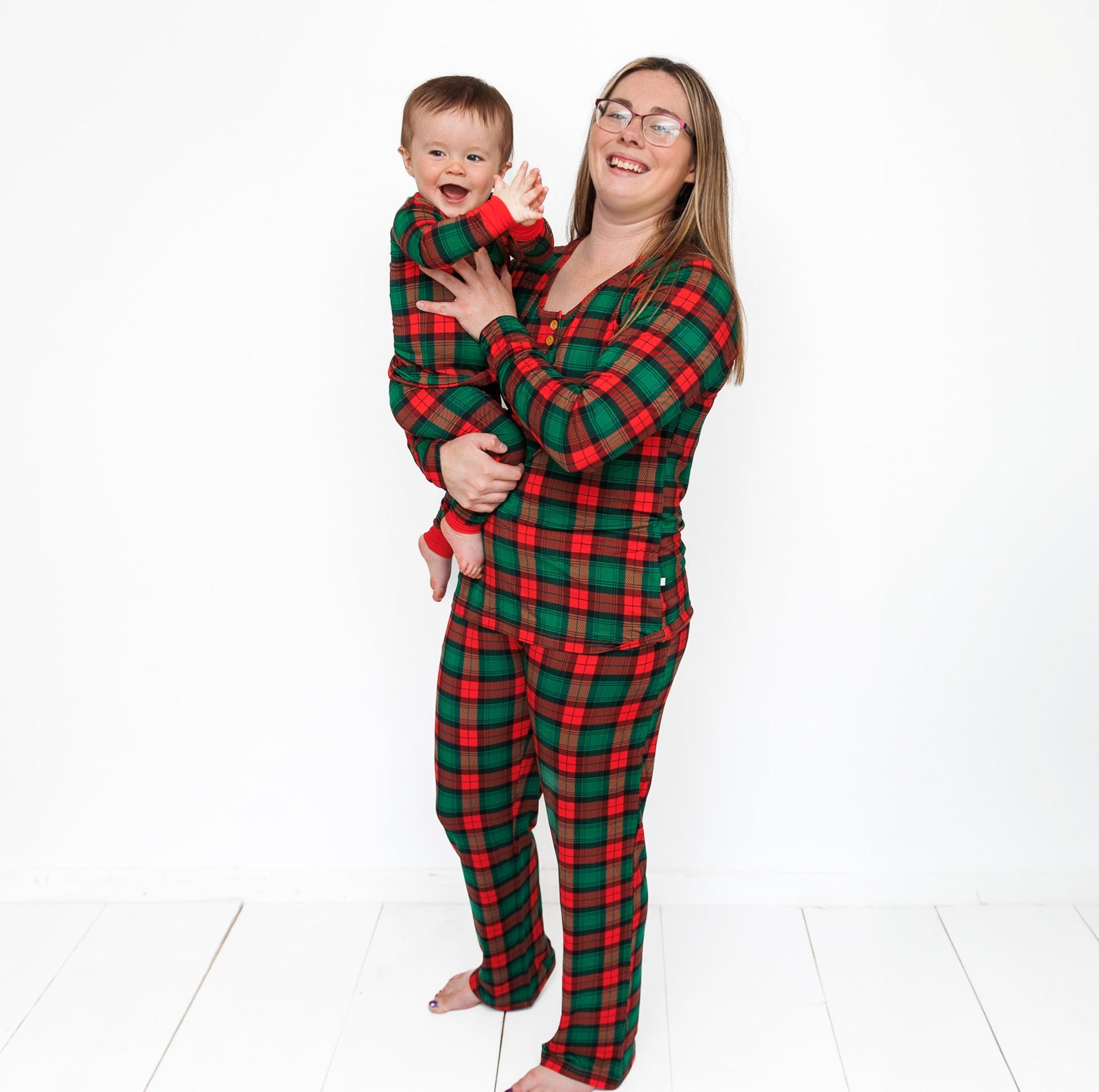 WOMEN'S PAJAMA SET- Classic Tartan - The Avenue44