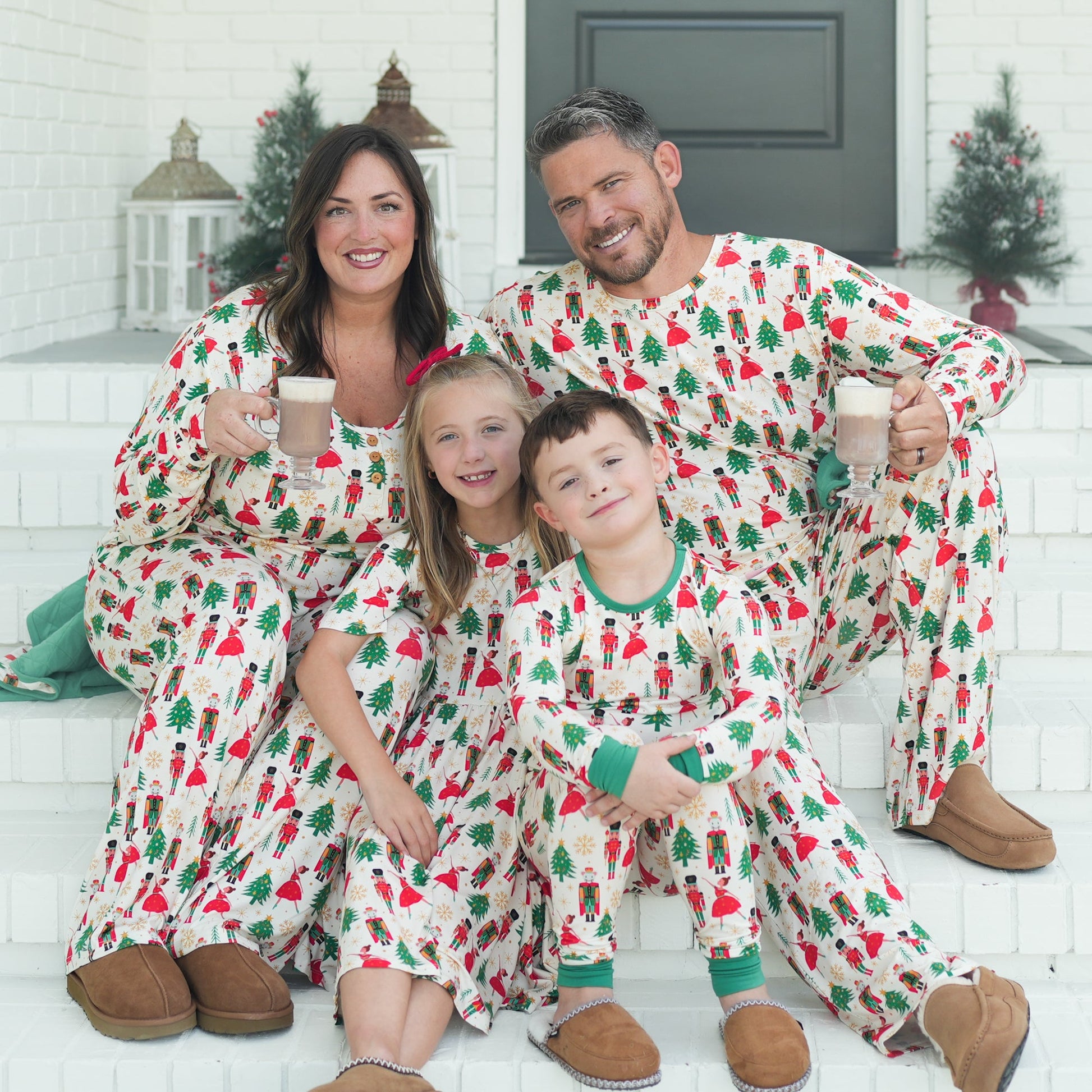 WOMEN'S PAJAMA SET- Nutcracker - The Avenue44
