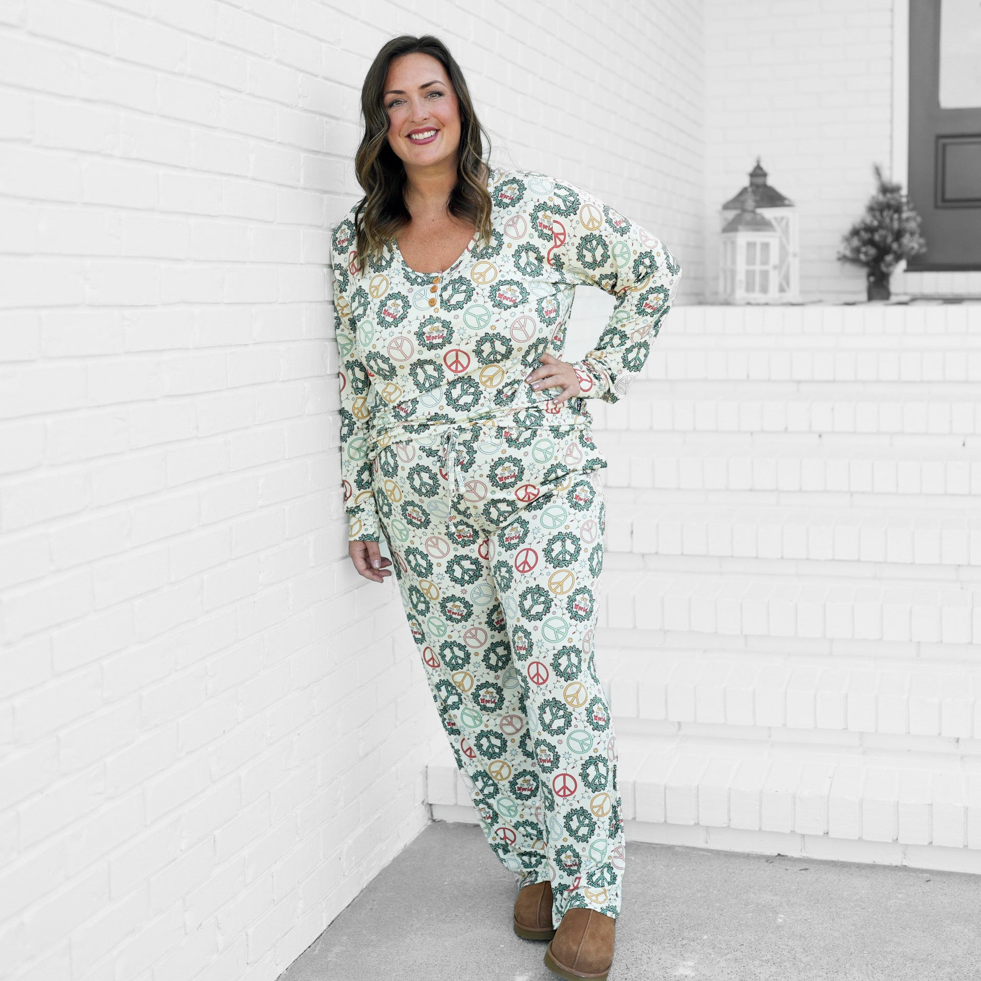 WOMEN'S PAJAMA SET- Christmas Peace - The Avenue44
