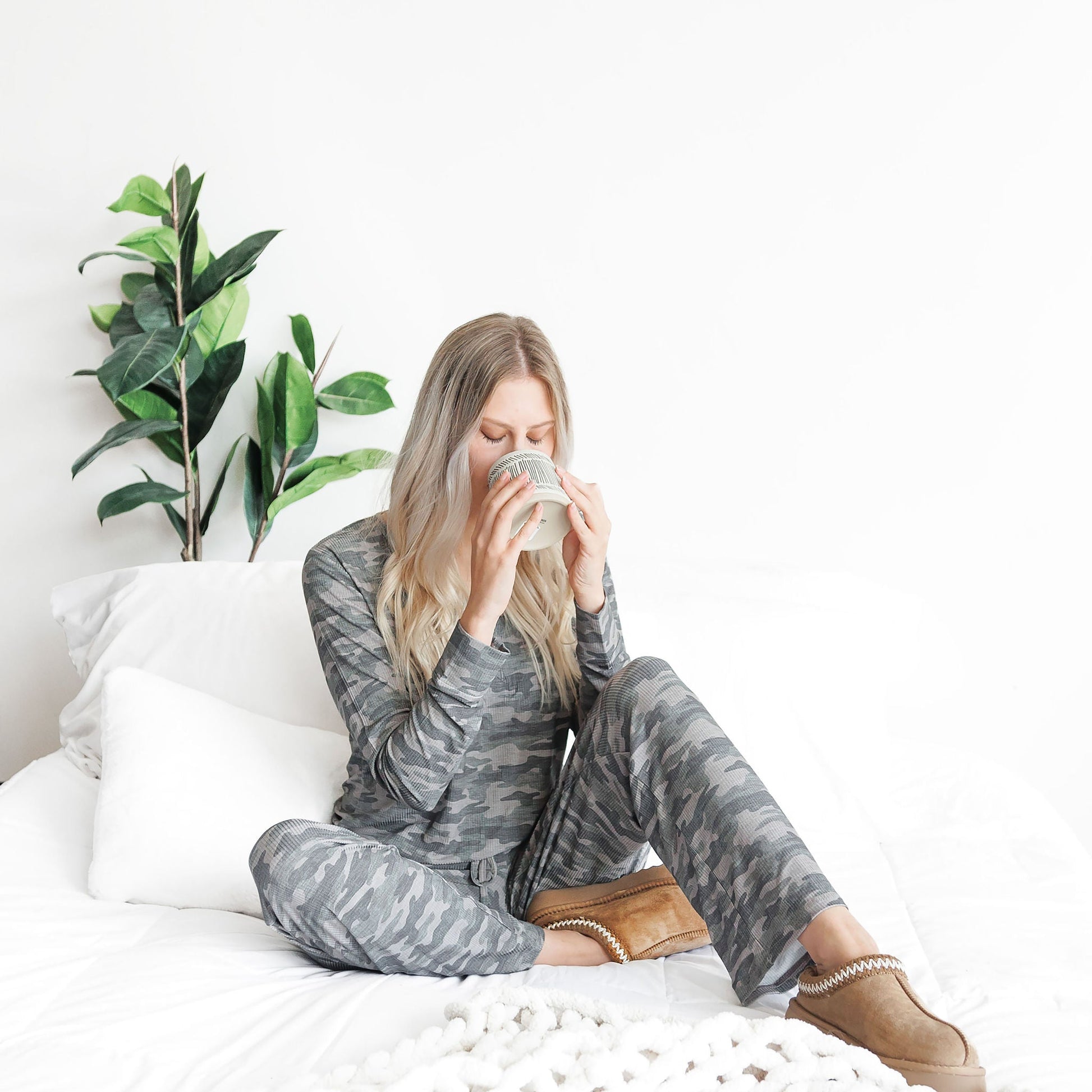 WOMEN'S PAJAMA SET- Chris Camo Ribbed - The Avenue44