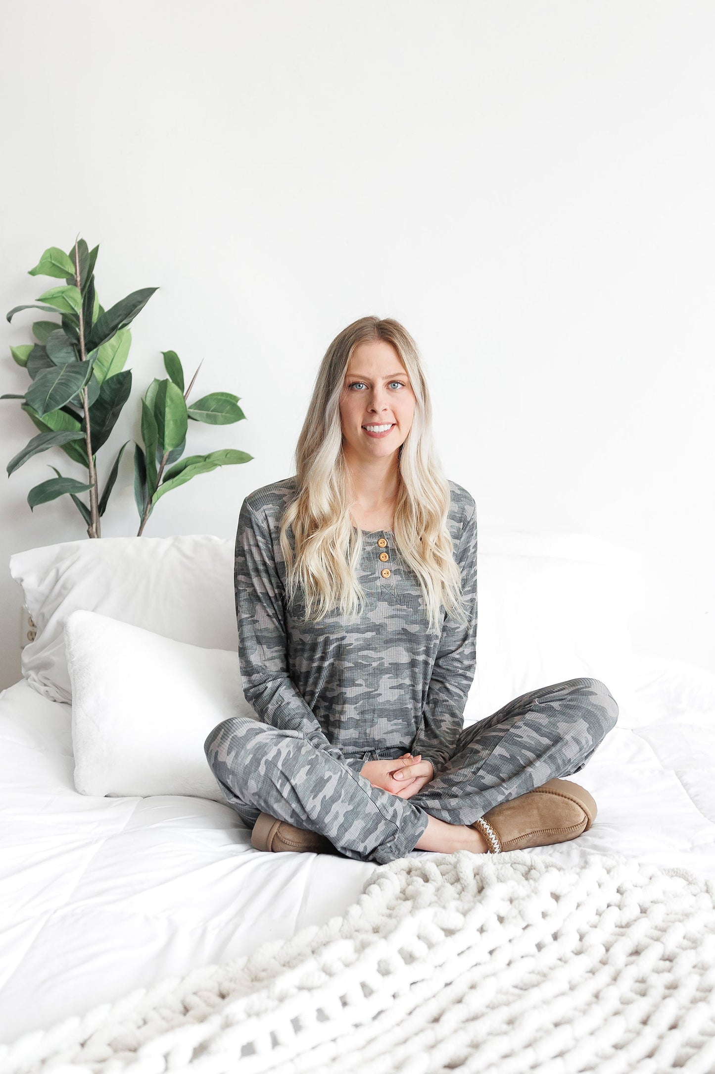 WOMEN'S PAJAMA SET- Chris Camo Ribbed - The Avenue44