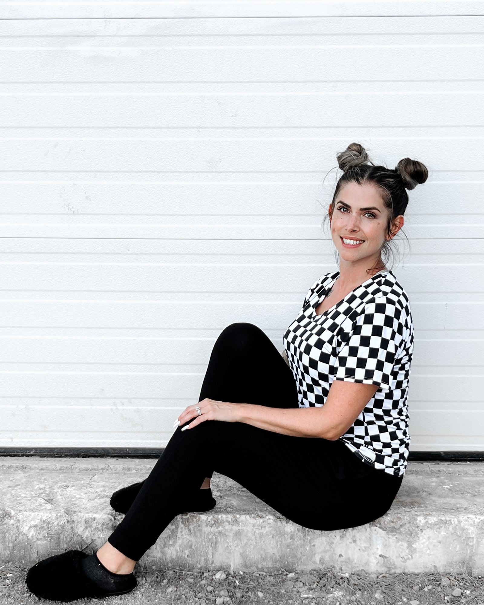 MAMA V-NECK- B+W Check - The Avenue44