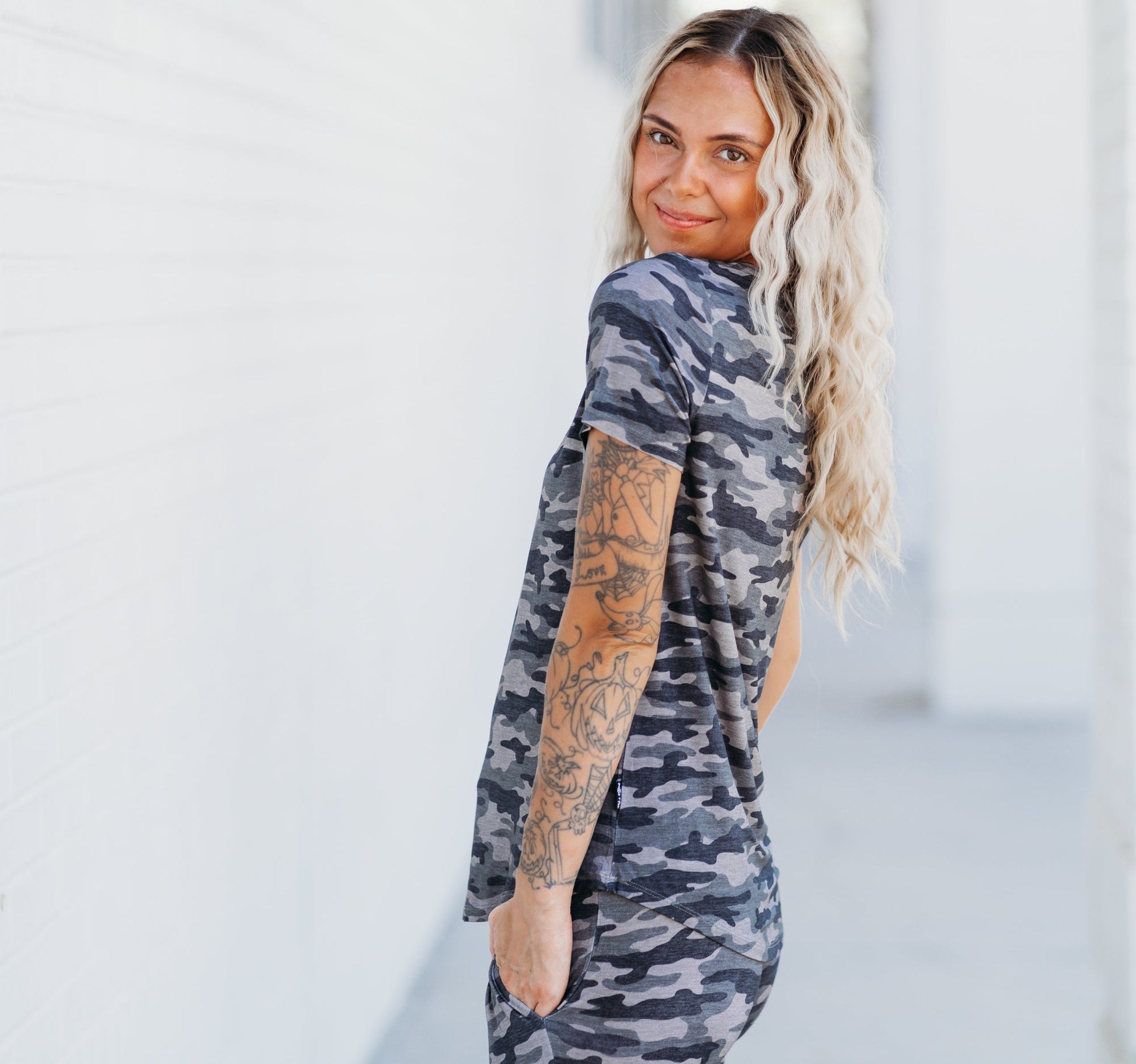 MAMA V-NECK- Chris Camo - The Avenue44