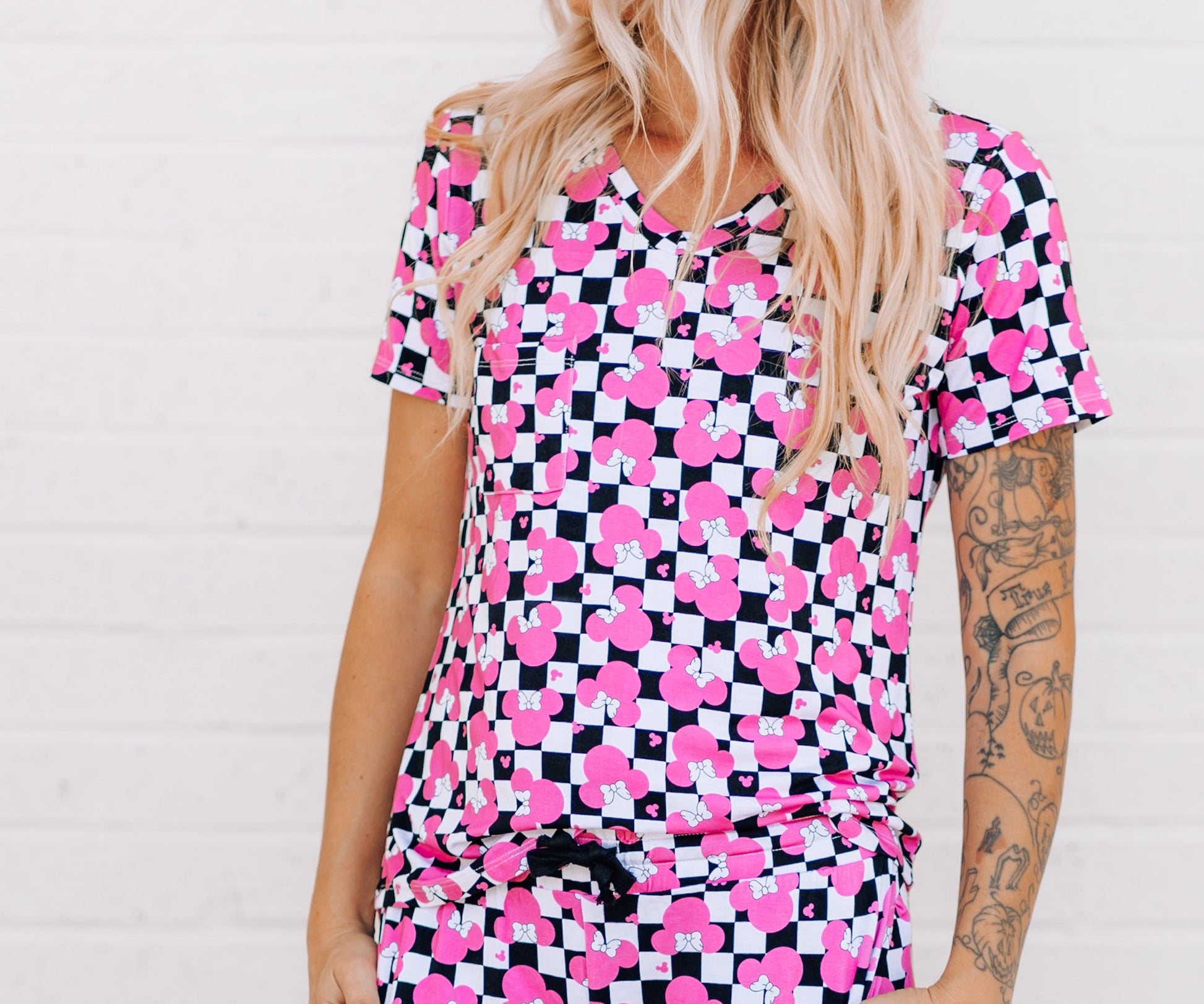 MAMA V-NECK- Millie Magic (Pink) - The Avenue44