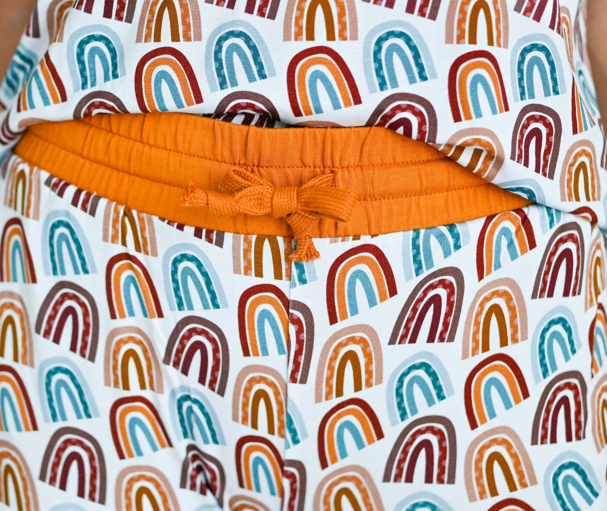 MAMA JOGGERS- Neutral Rainbow - The Avenue44