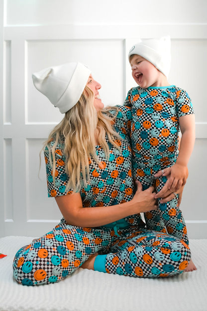 MAMA V-NECK- Blue Check Smile - The Avenue44