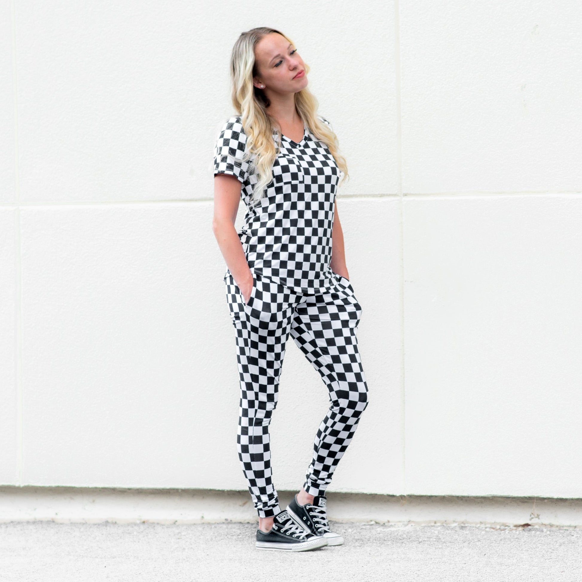 MAMA V-NECK- B+W Check - The Avenue44