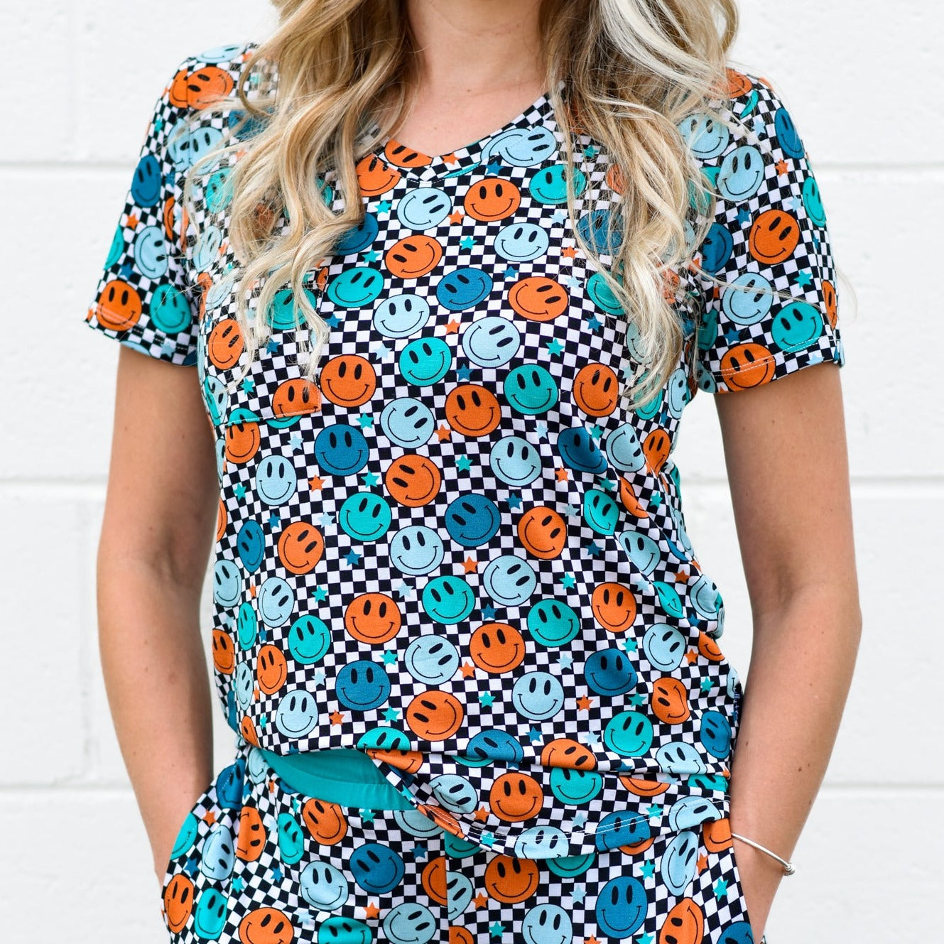 MAMA V-NECK- Blue Check Smile - The Avenue44