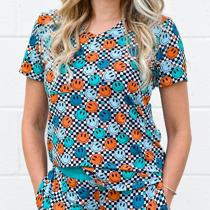 MAMA V-NECK- Blue Check Smile - The Avenue44