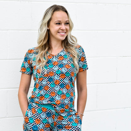 MAMA V-NECK- Blue Check Smile - The Avenue44