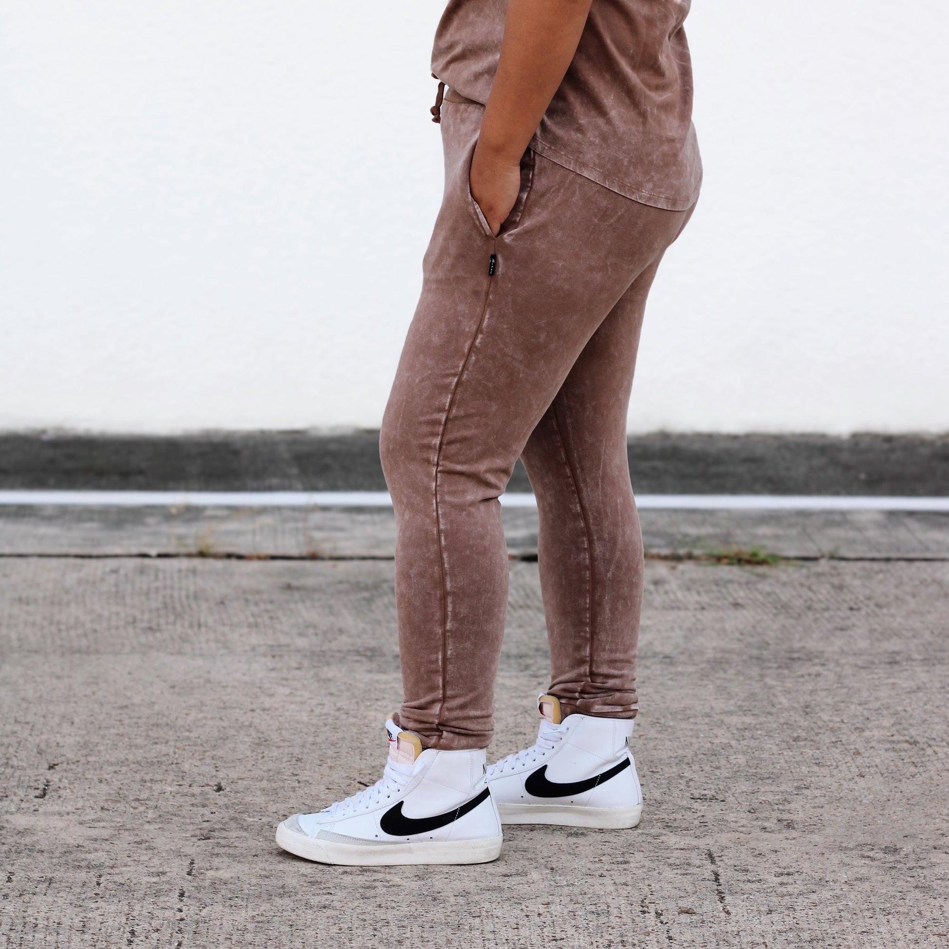 MAMA JOGGERS- Bark Snow Wash - The Avenue44