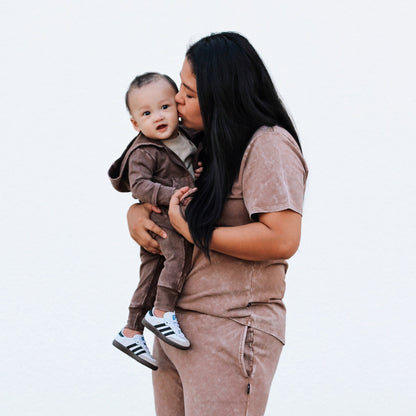 MAMA V-NECK- Bark Snow Wash - The Avenue44