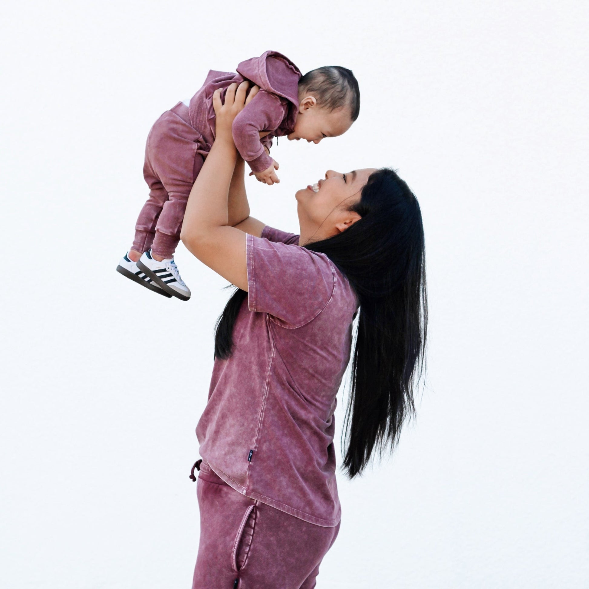 MAMA V-NECK- Oxblood Snow Wash - The Avenue44