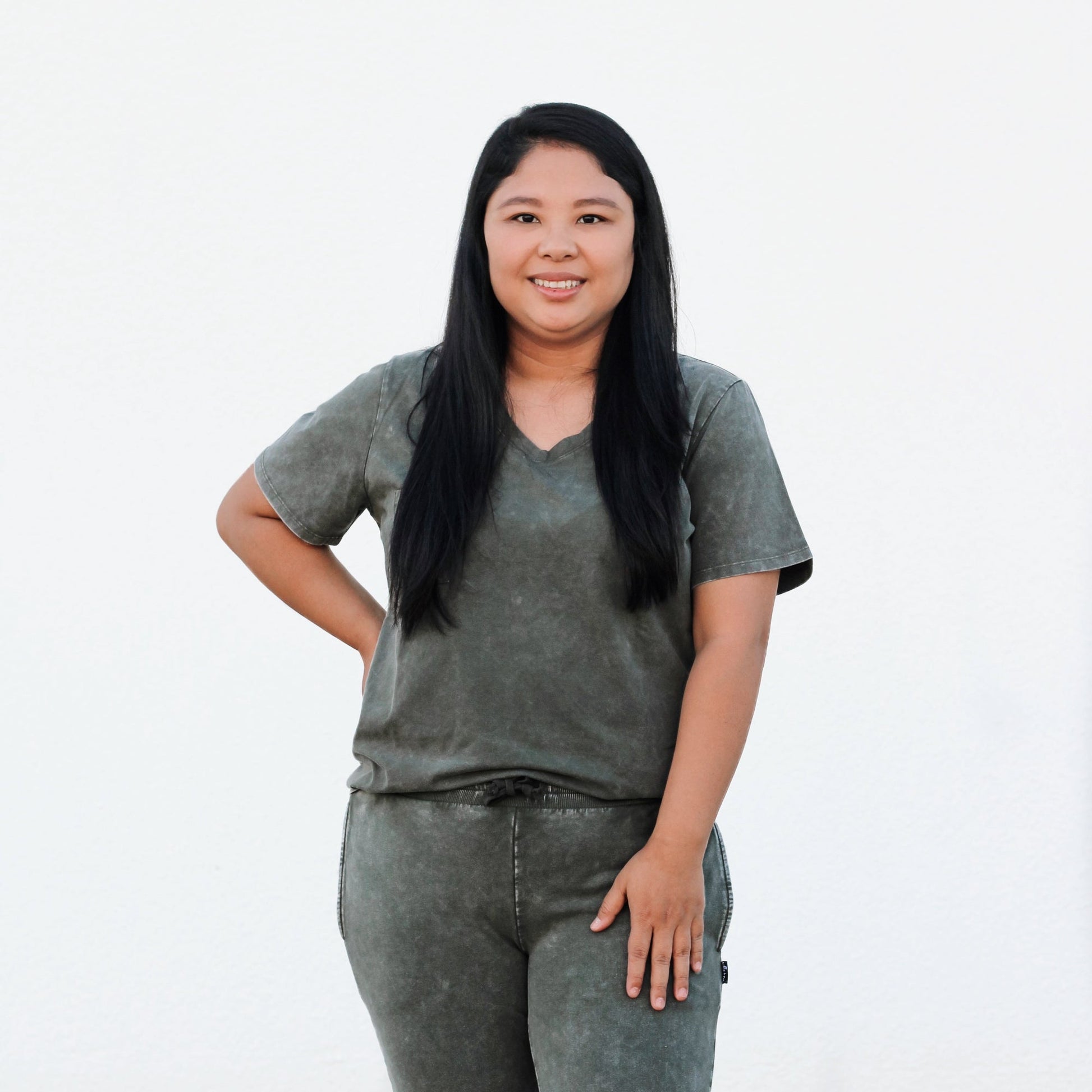 MAMA V-NECK- Moss Snow Wash - The Avenue44