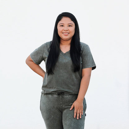 MAMA V-NECK- Moss Snow Wash - The Avenue44