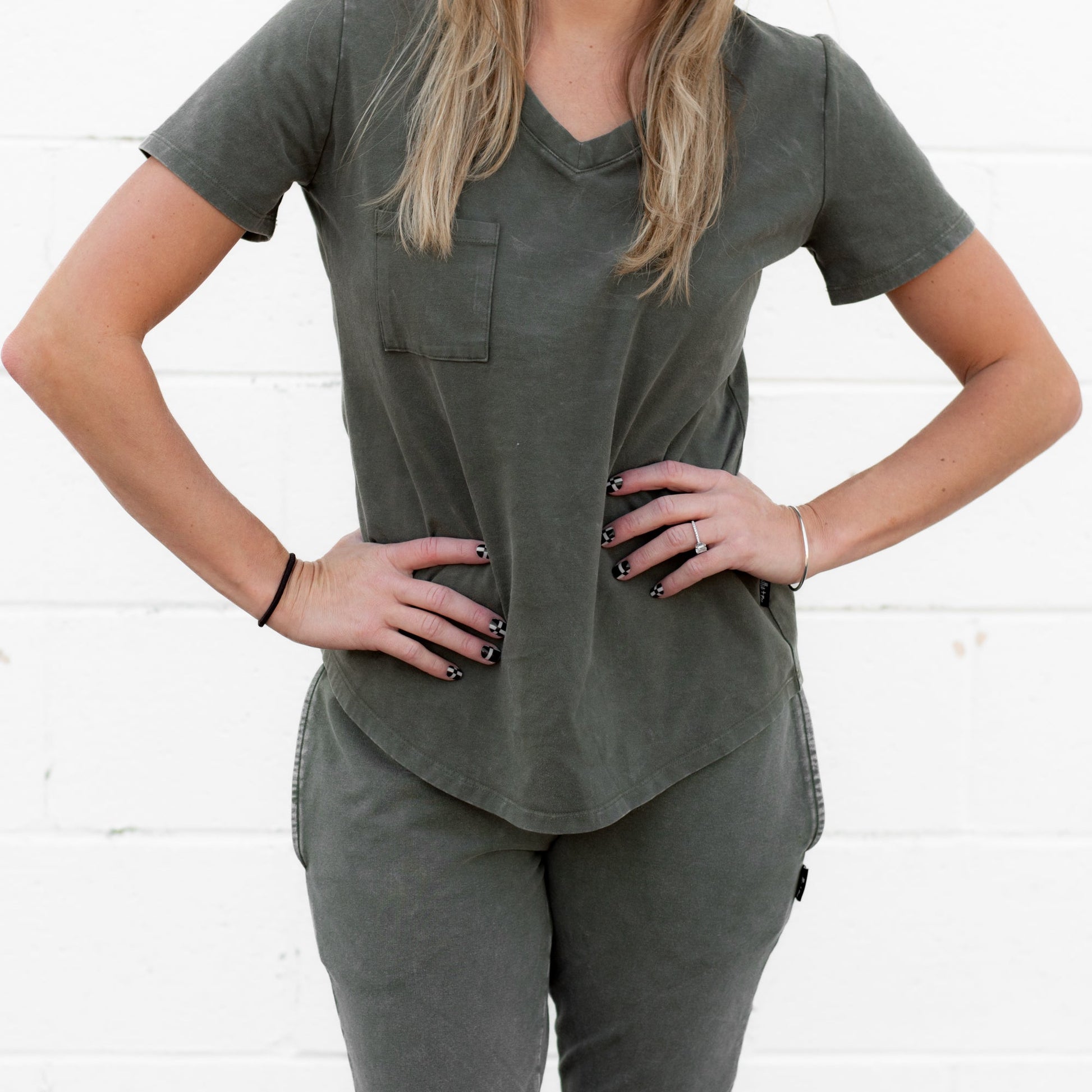 MAMA V-NECK- Moss Snow Wash - The Avenue44