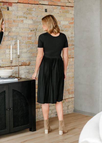 Emersyn Pleated Midi Dress