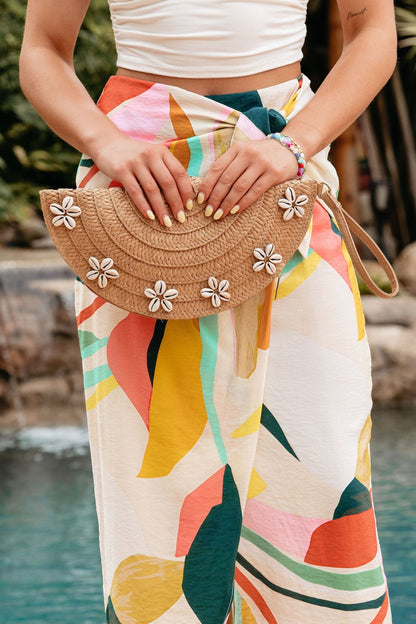 Khaki Straw Seashell Wristlet Clutch - FINAL SALE - The Avenue44